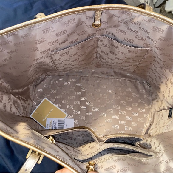 EUC Michael kors gold XL tote bag - Picture 5 of 17
